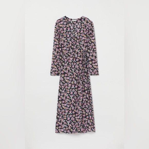 H&M Dresses & Skirts - H&M floral wrap dress